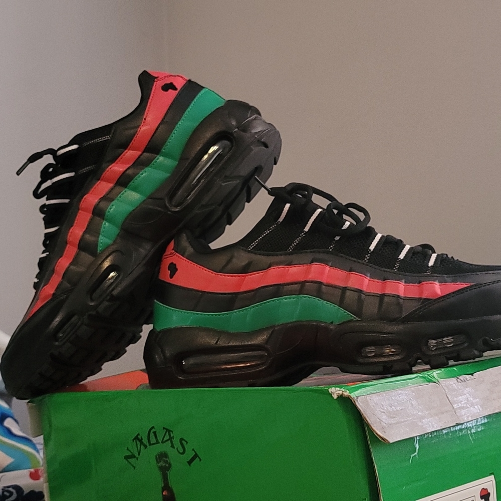 Nagast Size 14 sneakers
